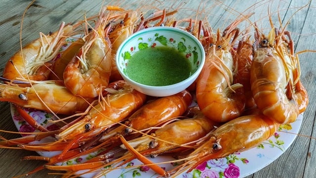 Mơ thấy ăn tôm đánh con gì trong lô đề